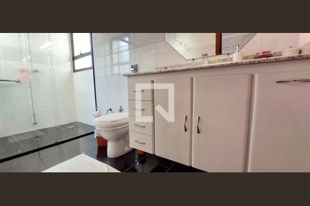 Apartamento à venda com 370m², 5 quartos e 8 vagasBanheiro Quarto 4 suíte