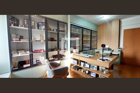 Apartamento à venda com 370m², 5 quartos e 8 vagasQuarto 5 suíte - escritório