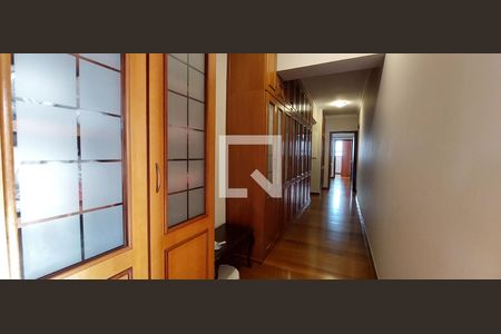 Apartamento à venda com 370m², 5 quartos e 8 vagasCorredor Quartos