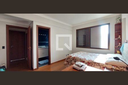 Apartamento à venda com 370m², 5 quartos e 8 vagasQuarto 2 suíte