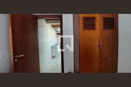 Apartamento à venda com 370m², 5 quartos e 8 vagasQuarto serviço