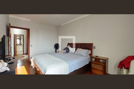 Apartamento à venda com 370m², 5 quartos e 8 vagasQuarto 3 suíte