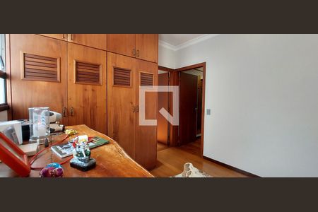 Apartamento à venda com 370m², 5 quartos e 8 vagasCloset Quarto 3 suíte