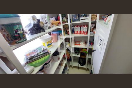 Apartamento à venda com 370m², 5 quartos e 8 vagasDespensa