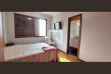 Apartamento à venda com 370m², 5 quartos e 8 vagasQuarto 4 suíte