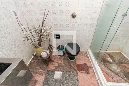 Casa à venda com 240m², 4 quartos e 1 vagaBanheiro da Suíte