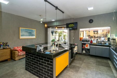 Casa à venda com 240m², 4 quartos e 1 vagaCozinha