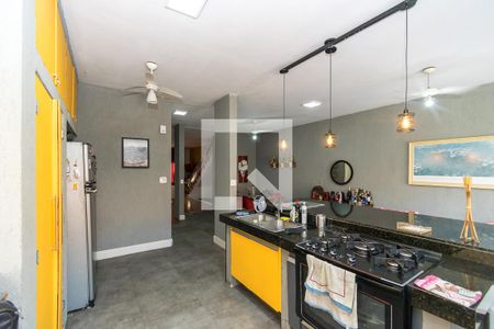 Casa à venda com 240m², 4 quartos e 1 vagaCozinha