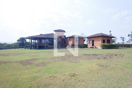 Casa de condomínio para alugar com 585m², 3 quartos e 4 vagas Casa de condomínio para alugar com 585m², 3 quartos e 4 vagasQuintal