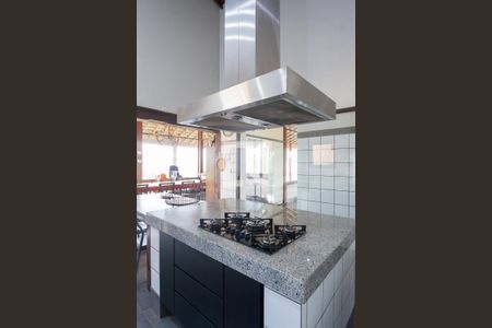 Casa de condomínio para alugar com 585m², 3 quartos e 4 vagas Casa de condomínio para alugar com 585m², 3 quartos e 4 vagasCozinha