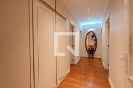 Apartamento à venda com 414m², 4 quartos e 2 vagasCorredor