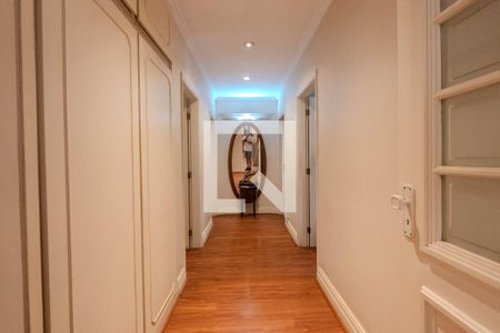 Apartamento à venda com 414m², 4 quartos e 2 vagasCorredor