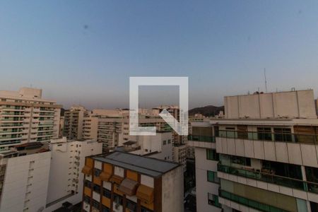 Apartamento à venda com 275m², 3 quartos e 3 vagasVista da Piscina