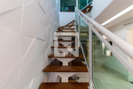 Apartamento à venda com 275m², 3 quartos e 3 vagasEscada