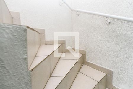 Casa à venda com 102m², 3 quartos e 2 vagasEscada