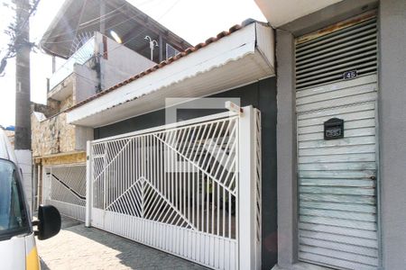 Casa à venda com 102m², 3 quartos e 2 vagasFachada
