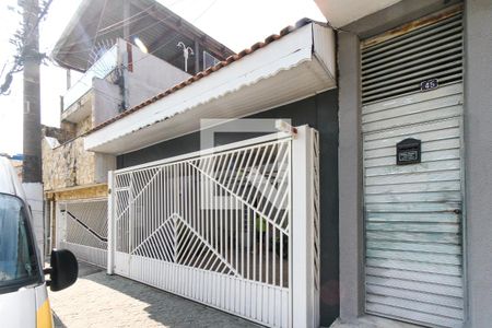 Casa à venda com 102m², 3 quartos e 2 vagasFachada