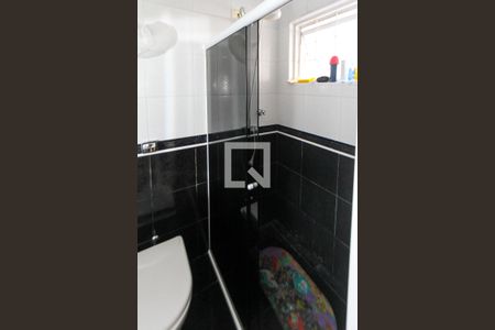 Casa à venda com 102m², 3 quartos e 2 vagasBanheiro