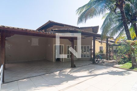 Casa de condomínio à venda com 280m², 5 quartos e 3 vagasFachada frente 