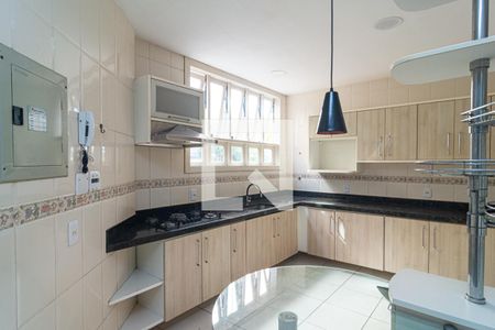 Casa de condomínio à venda com 280m², 5 quartos e 3 vagasCozinha - Armários