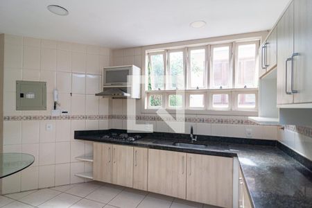 Casa de condomínio à venda com 280m², 5 quartos e 3 vagasCozinha - Armários