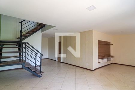 Casa de condomínio à venda com 280m², 5 quartos e 3 vagassala 2