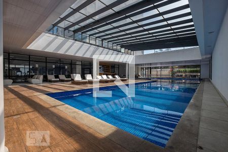 Studio à venda com 57m², 1 quarto e 1 vagaPiscina