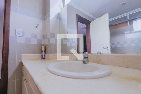 Apartamento para alugar com 217m², 5 quartos e 3 vagasBanheiro da Suíte 1