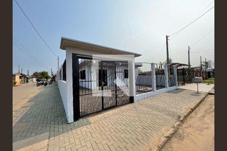 Casa para alugar com 100m², 2 quartos e 3 vagasFachada