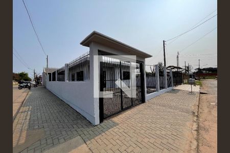Casa para alugar com 100m², 2 quartos e 3 vagasFachada