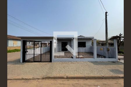 Casa para alugar com 100m², 2 quartos e 3 vagasFachada