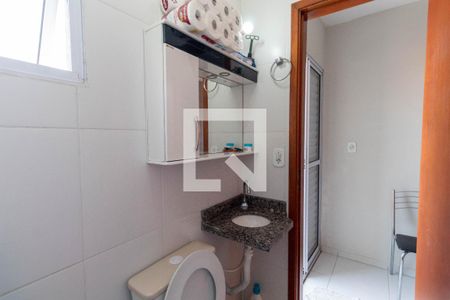 Casa de condomínio à venda com 61m², 2 quartos e 1 vaga Casa de condomínio à venda com 61m², 2 quartos e 1 vagaBanheiro da Suíte 2