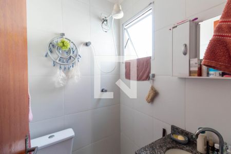 Banheiro da Suíte 1 de casa de condomínio à venda com 2 quartos, 61m² em Cidade Lider, São Paulo