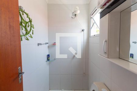 Casa de condomínio à venda com 61m², 2 quartos e 1 vaga Casa de condomínio à venda com 61m², 2 quartos e 1 vagaBanheiro da Suíte 2