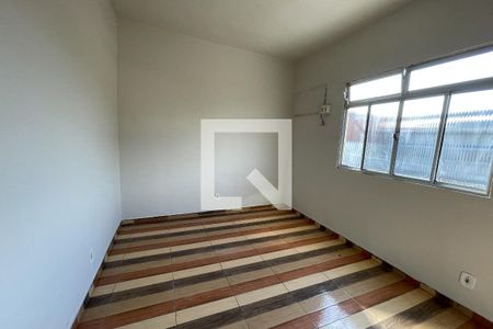 Quarto 1 de casa para alugar com 2 quartos, 50m² em Jardim Olavo Bilac, Duque de Caxias
