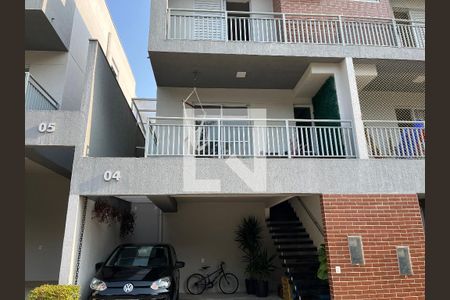 Casa de condomínio para alugar com 120m², 3 quartos e 2 vagas Casa de condomínio para alugar com 120m², 3 quartos e 2 vagasFachada