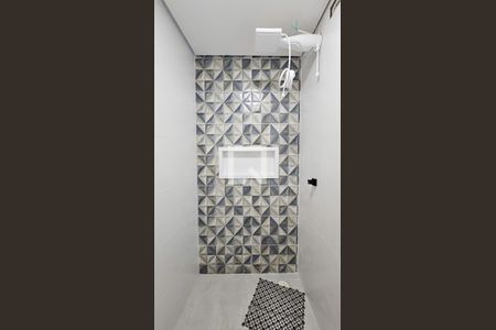 Banheiro de kitnet/studio para alugar com 1 quarto, 37m² em Jardim Iporanga, São Paulo