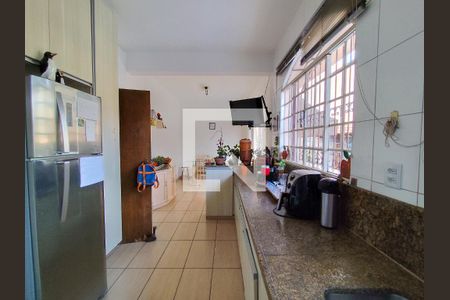 Casa à venda com 485m², 4 quartos e 4 vagas Casa à venda com 485m², 4 quartos e 4 vagasCozinha