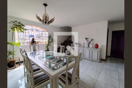 Casa à venda com 485m², 4 quartos e 4 vagas Casa à venda com 485m², 4 quartos e 4 vagasSala de Jantar