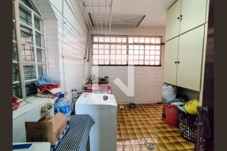 Casa à venda com 485m², 4 quartos e 4 vagas Casa à venda com 485m², 4 quartos e 4 vagasArea de Serviço