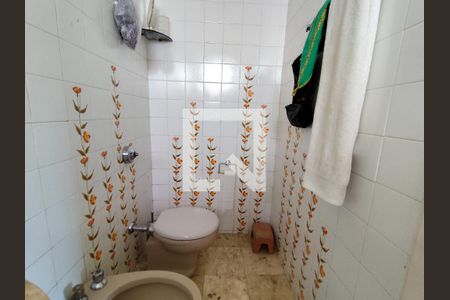 Casa à venda com 485m², 4 quartos e 4 vagas Casa à venda com 485m², 4 quartos e 4 vagasBanheiro da Suíte