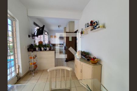 Casa à venda com 485m², 4 quartos e 4 vagas Casa à venda com 485m², 4 quartos e 4 vagasCozinha