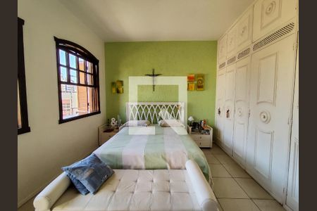 Casa à venda com 485m², 4 quartos e 4 vagas Casa à venda com 485m², 4 quartos e 4 vagasSuíte