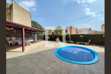 Casa à venda com 485m², 4 quartos e 4 vagas Casa à venda com 485m², 4 quartos e 4 vagasPiscina