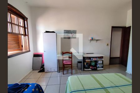 Casa à venda com 485m², 4 quartos e 4 vagas Casa à venda com 485m², 4 quartos e 4 vagasQuarto 2