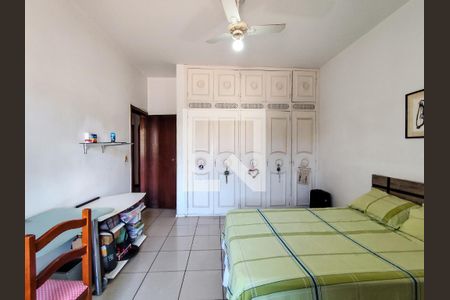 Casa à venda com 485m², 4 quartos e 4 vagas Casa à venda com 485m², 4 quartos e 4 vagasQuarto 2