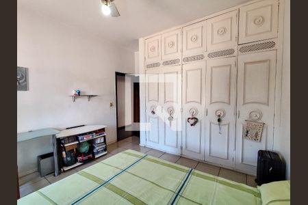 Casa à venda com 485m², 4 quartos e 4 vagas Casa à venda com 485m², 4 quartos e 4 vagasQuarto 2