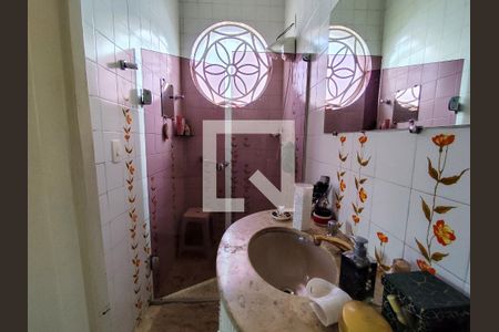 Casa à venda com 485m², 4 quartos e 4 vagas Casa à venda com 485m², 4 quartos e 4 vagasBanheiro da Suíte