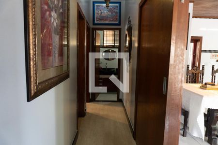Casa para alugar com 276m², 3 quartos e 3 vagas Casa para alugar com 276m², 3 quartos e 3 vagasCORREDOR