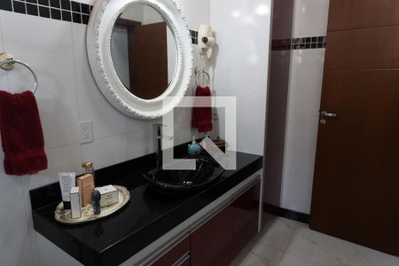 Casa para alugar com 276m², 3 quartos e 3 vagas Casa para alugar com 276m², 3 quartos e 3 vagasBANHEIRO SUITE 1